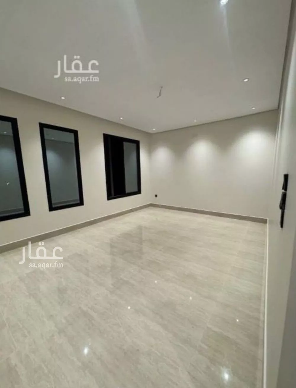 فيلا 7 غرف في الامواج 3