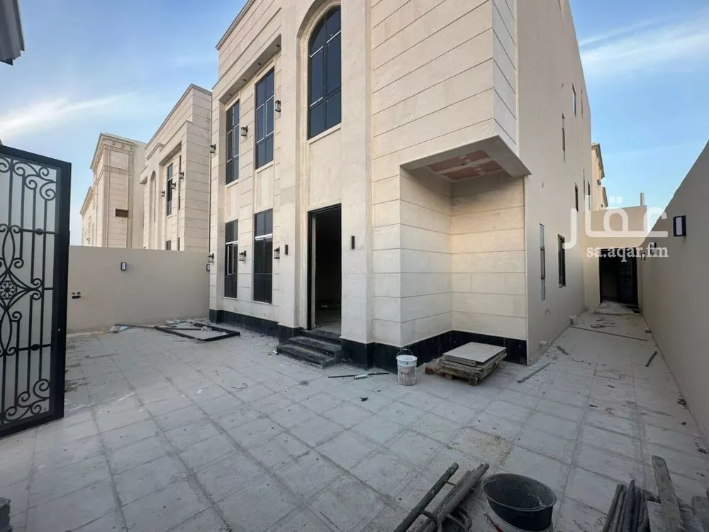 7 bedroom villa in As Sawari 4