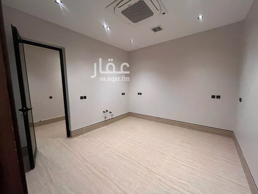 فيلا 5 غرف في العارض 2