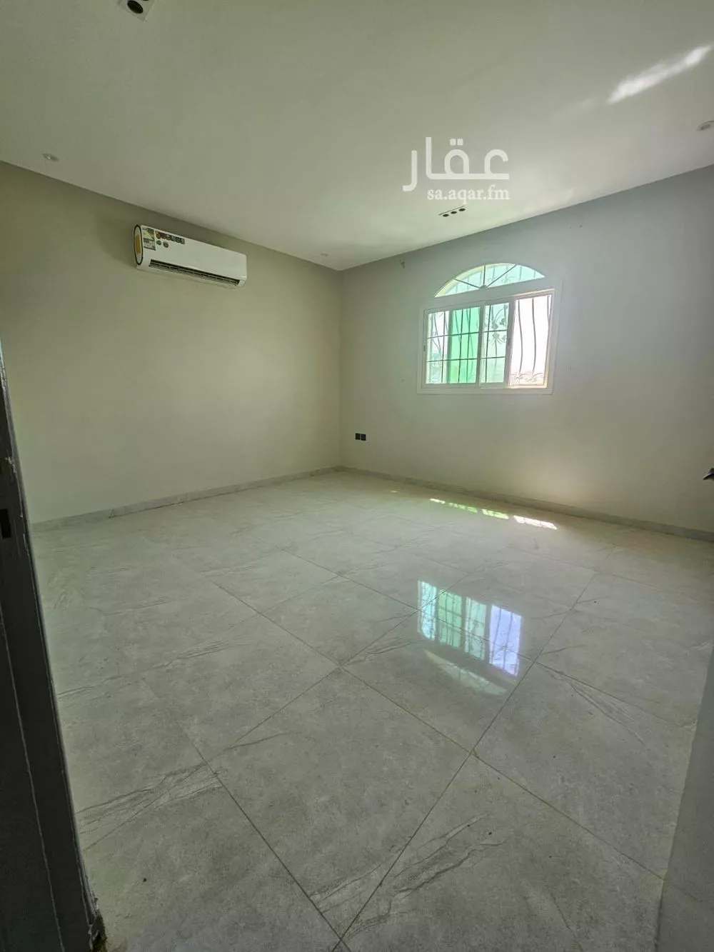 شقة 1 غرف في العقيق 3