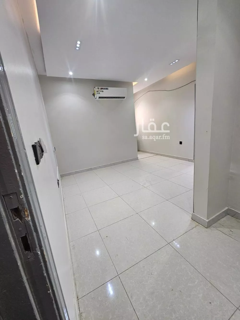 شقة 1 غرف في العقيق 4