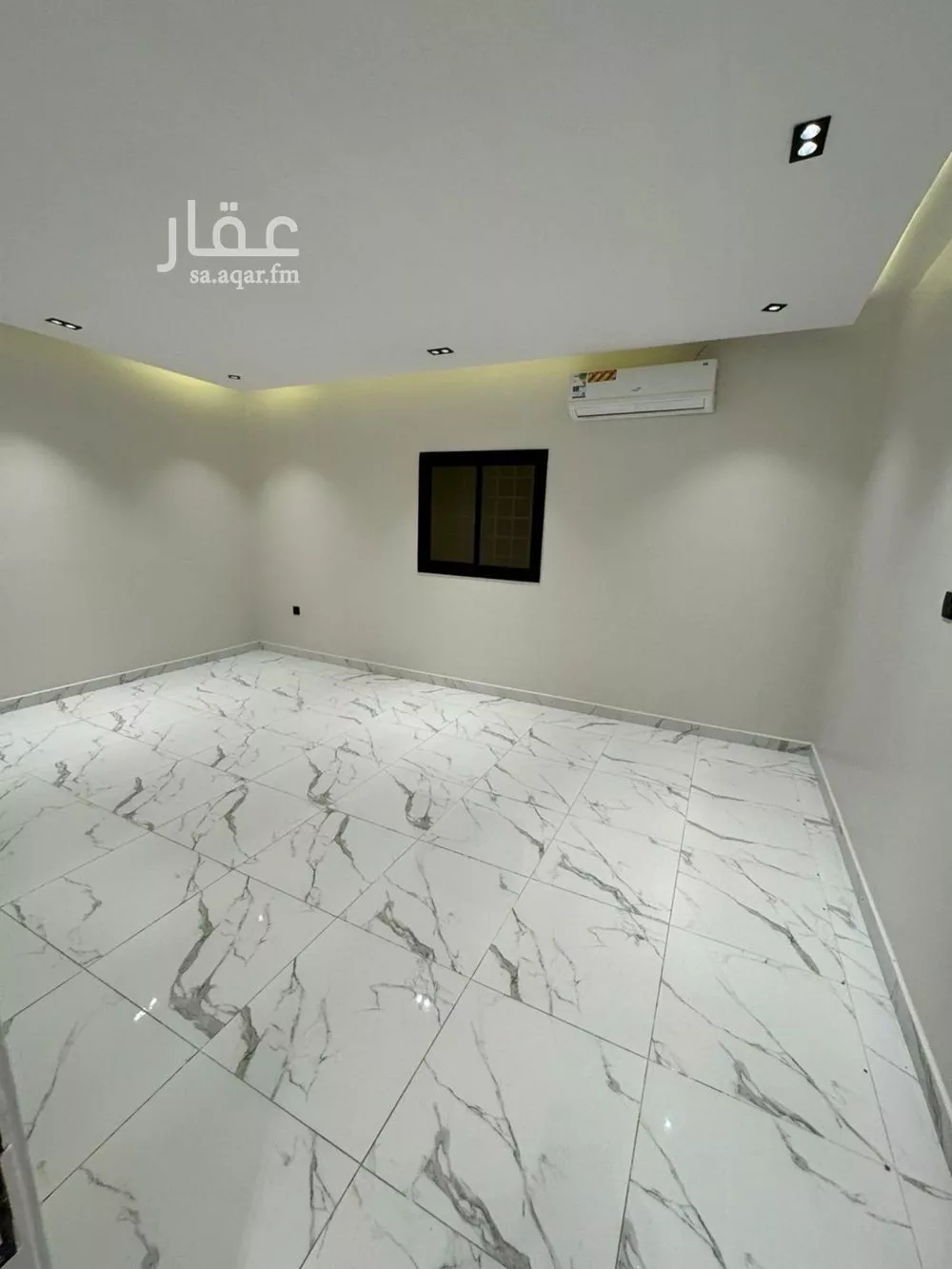 شقة 1 غرف في الملقا 4