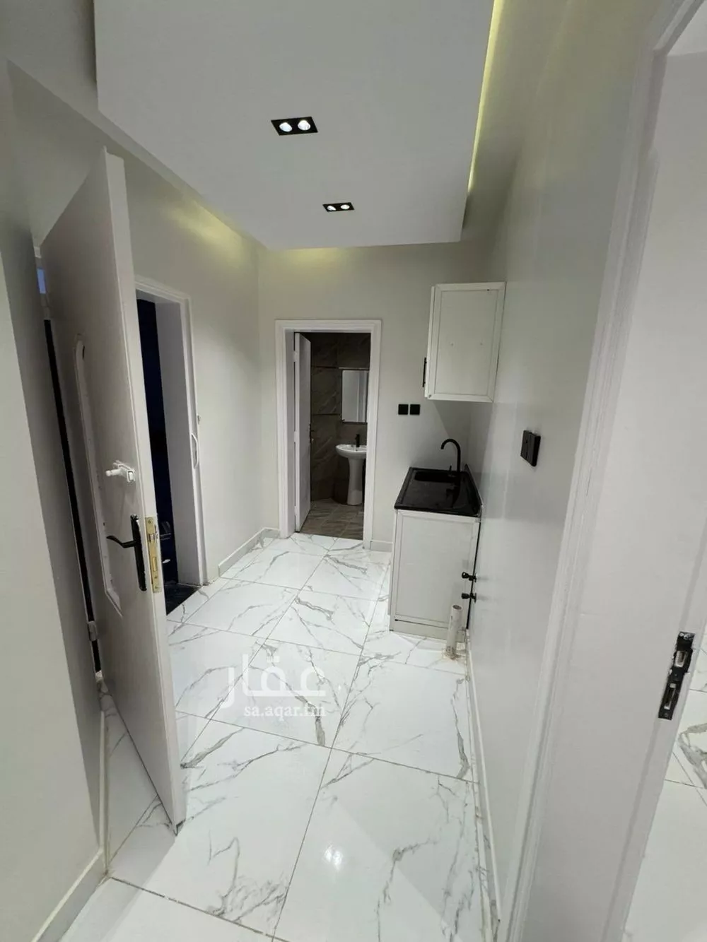 شقة 1 غرف في الملقا 3