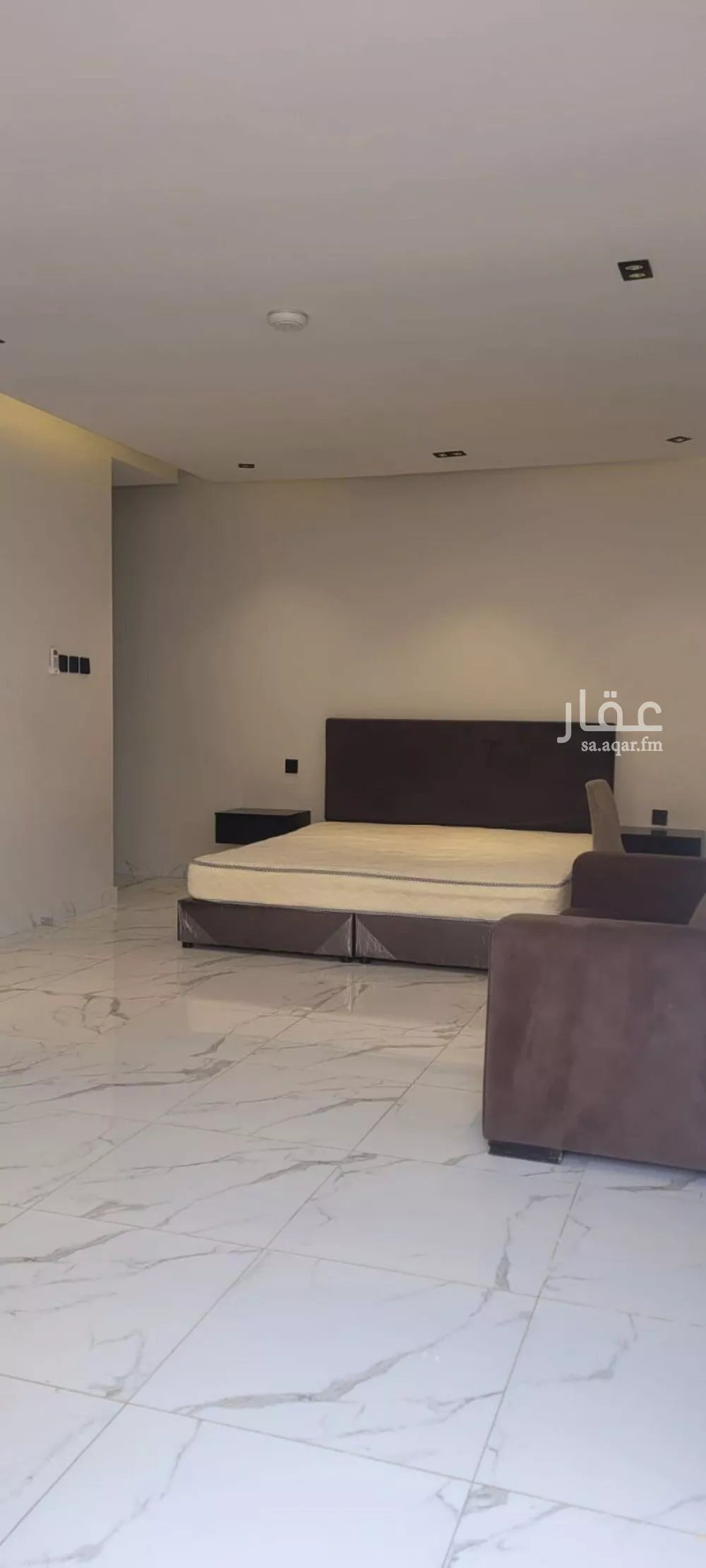 شقة 1 غرف في الملقا 4