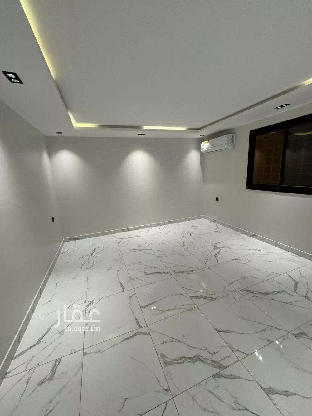 شقة 1 غرف في الملقا 4