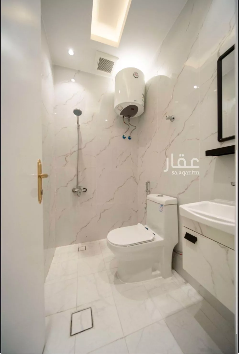 شقة 1 غرف في الملقا 3