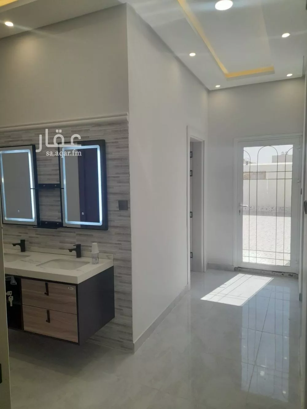 شقة 6 غرف في الريان 4