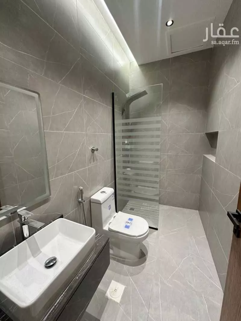 شقة 4 غرف في النزهة 4