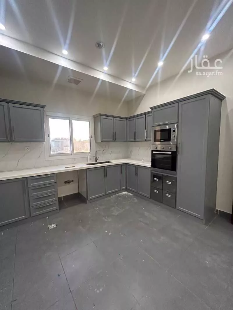 شقة 5 غرف في النزهة 4