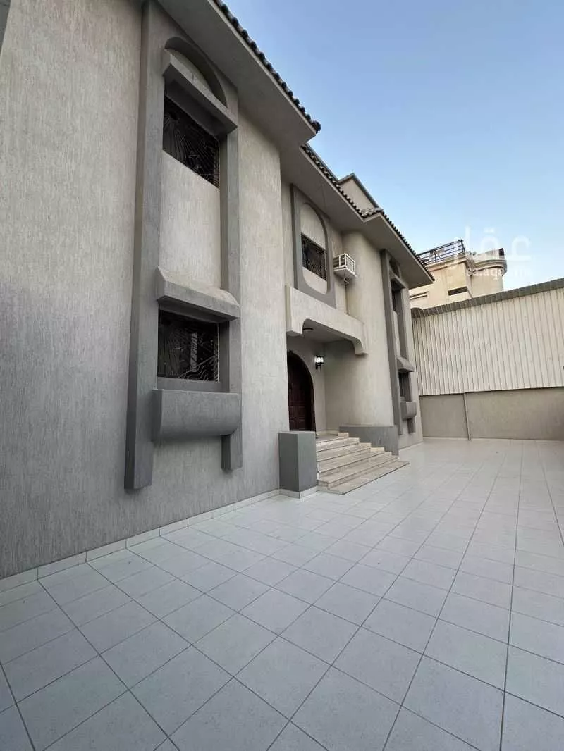 فيلا 10 غرف في النعيم