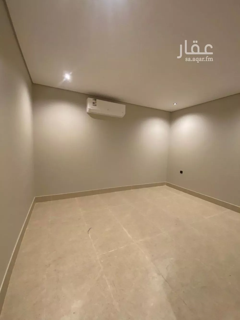 شقة 5 غرف في الحمرا 1