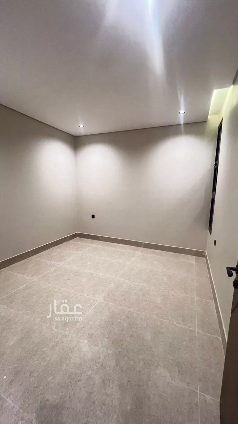 شقة 4 غرف في الحمرا 2