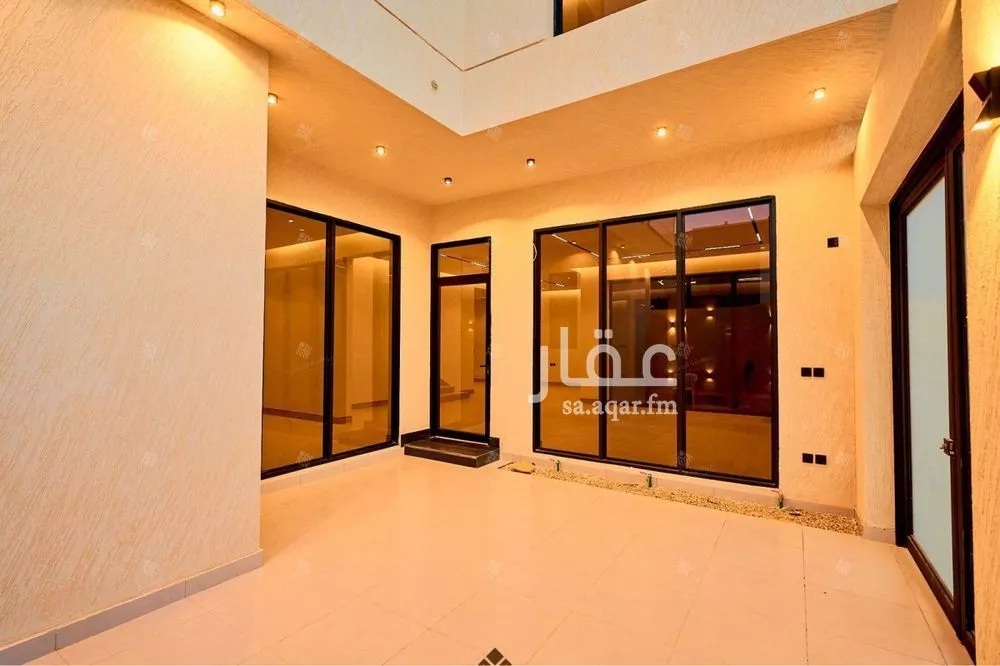5 bedroom villa in Al Mahdiyyah 4