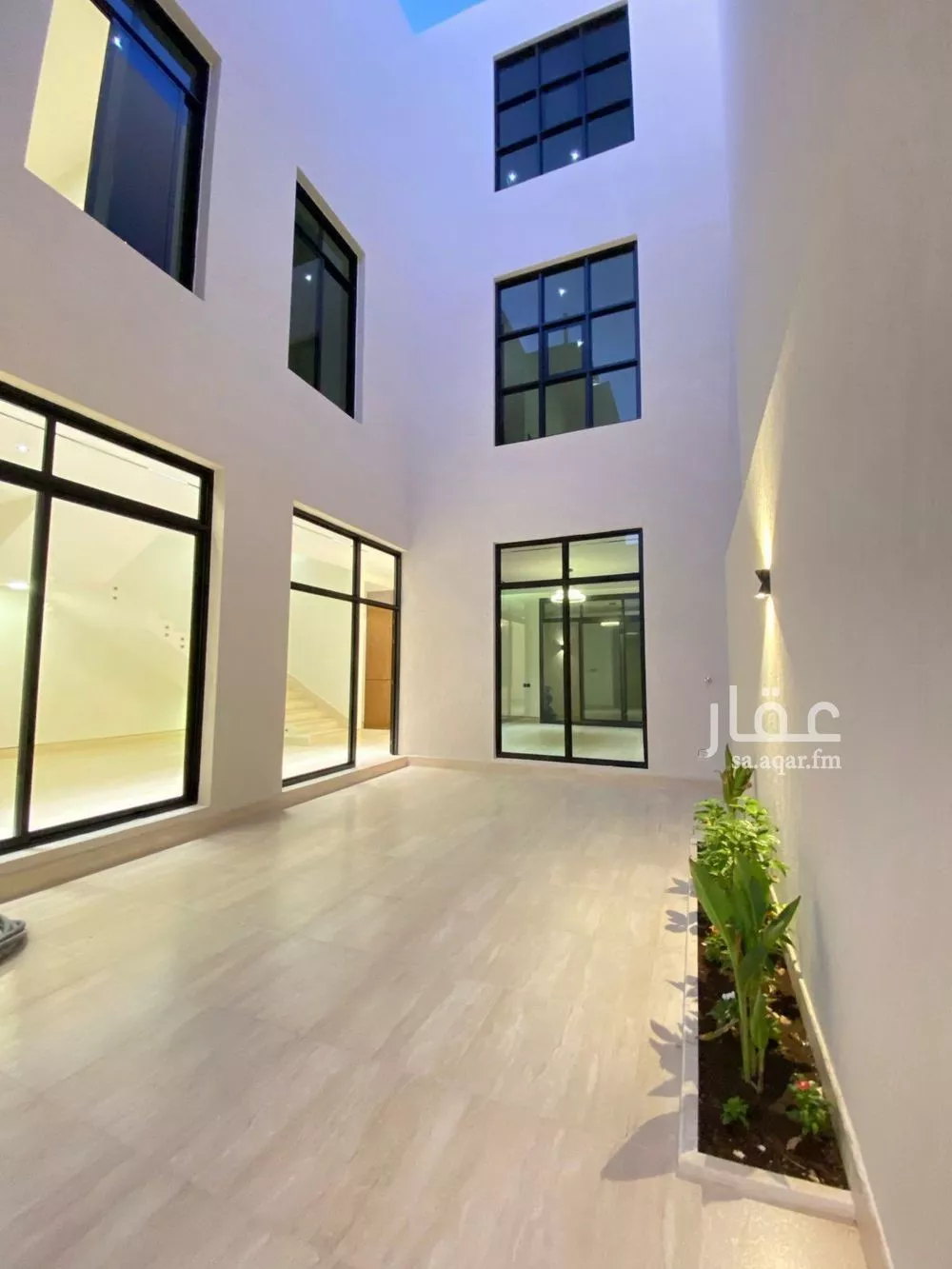 فيلا 6 غرف في المهدية 5