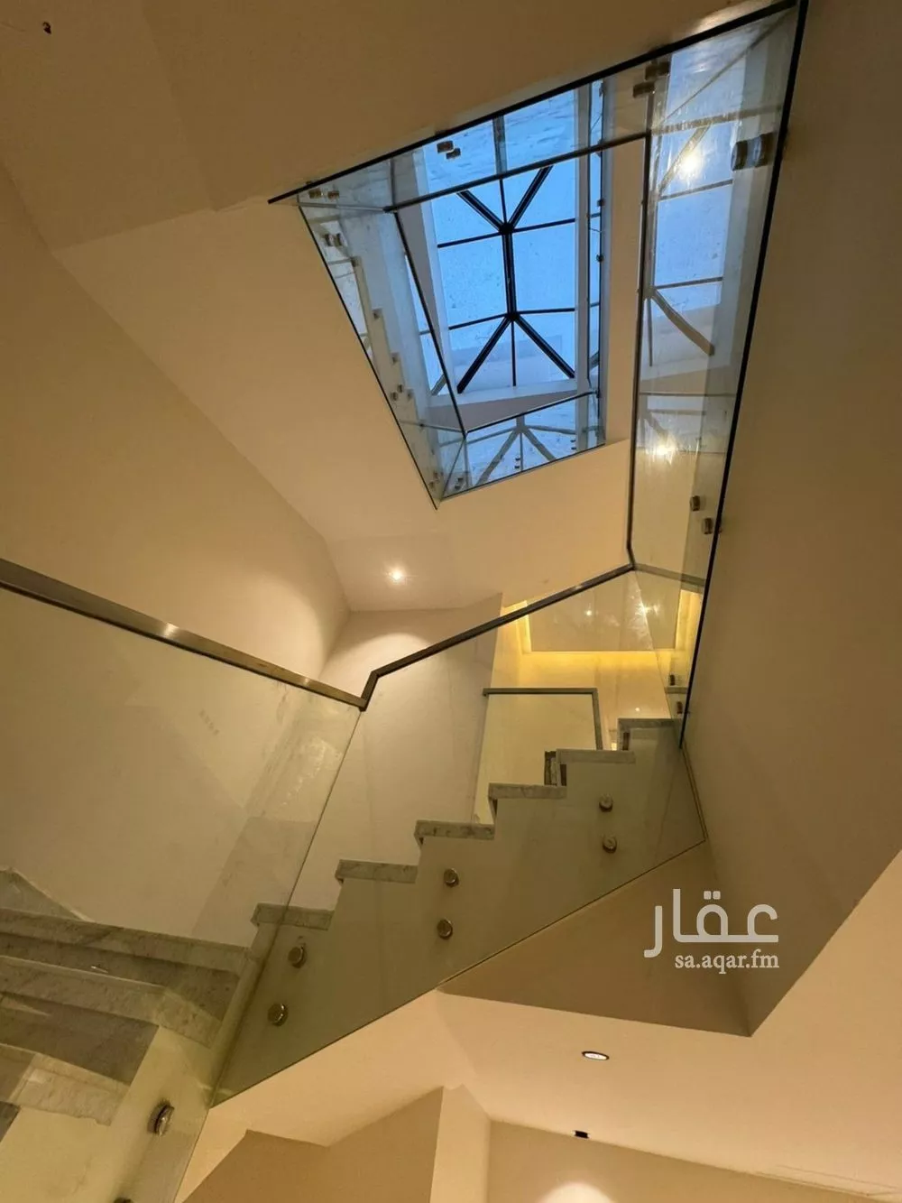 فيلا 6 غرف في النرجس 2