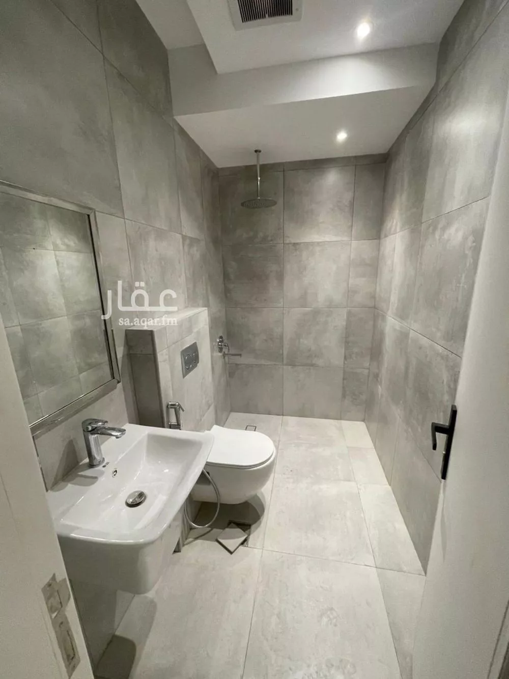 3 bedroom apartment in Al Malqa 4