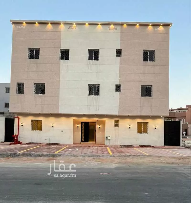 600 sqm building in Irqah 2