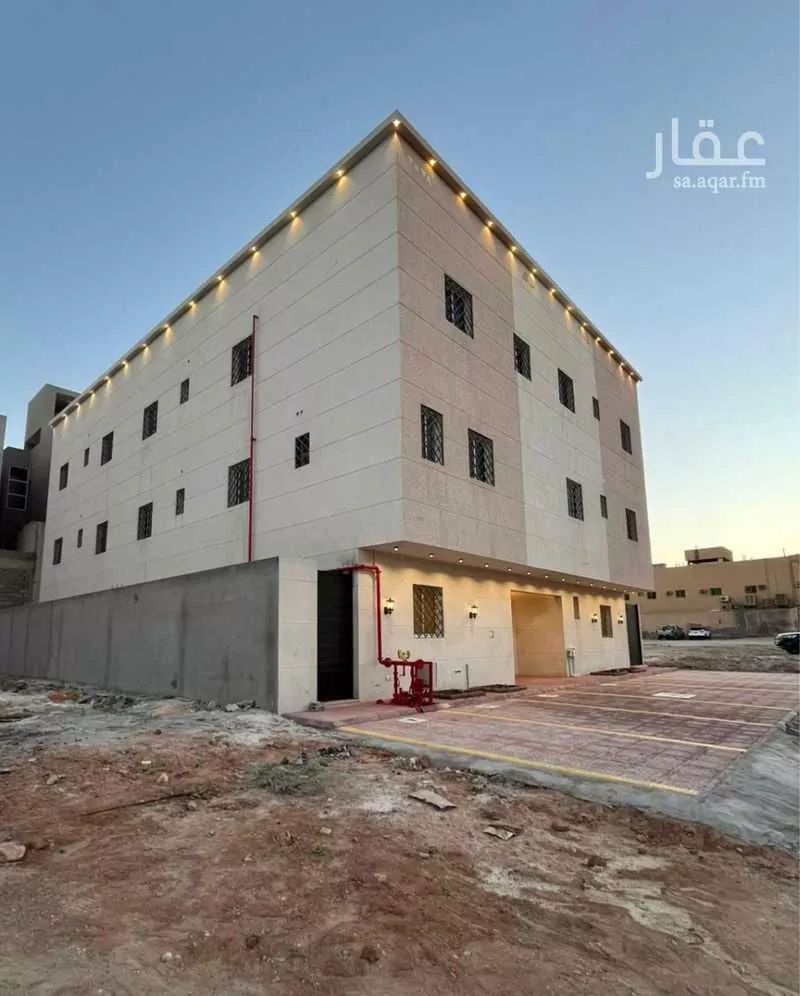 600 sqm building in Irqah 3