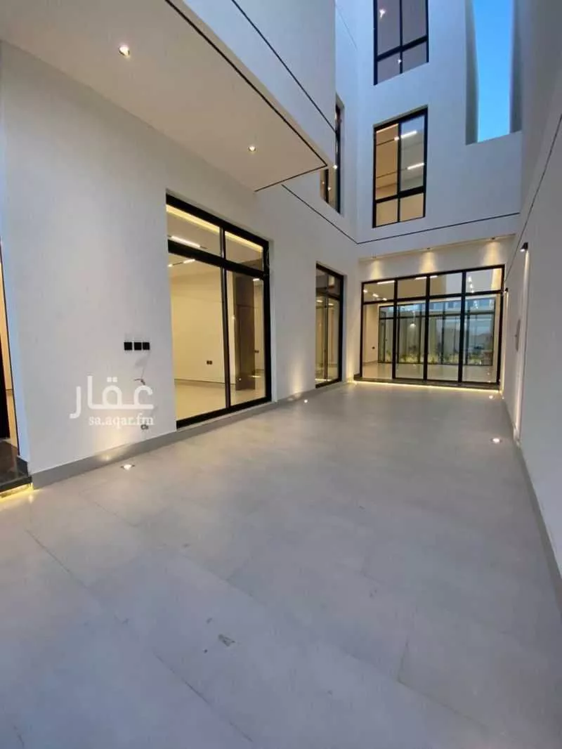 5 bedroom villa in Al Mahdiyyah 3