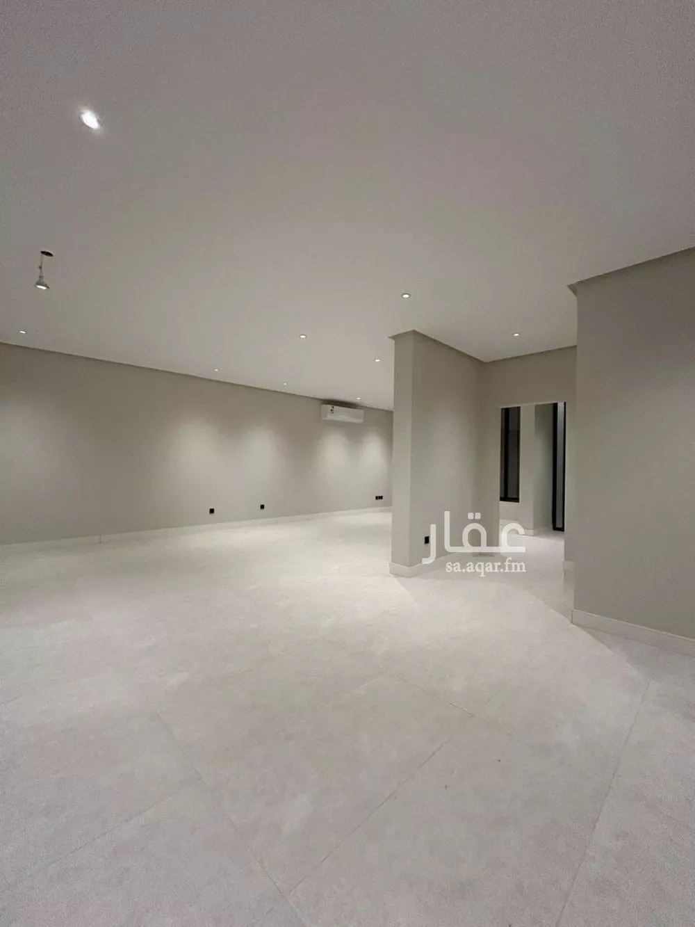 فيلا 4 غرف في العارض 5