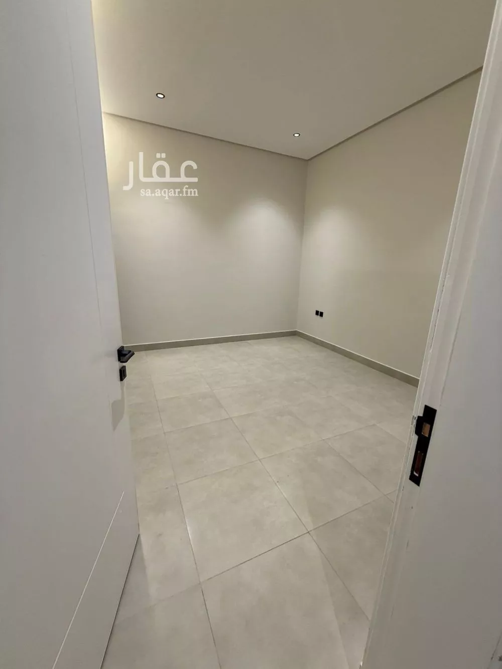 شقة 3 غرف في العارض 4