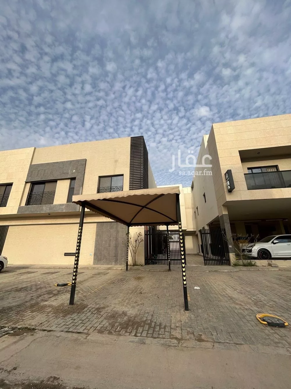 فيلا 4 غرف في العارض 1