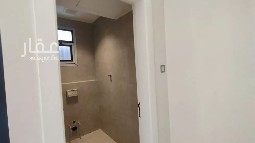 فيلا 4 غرف في العارض 5