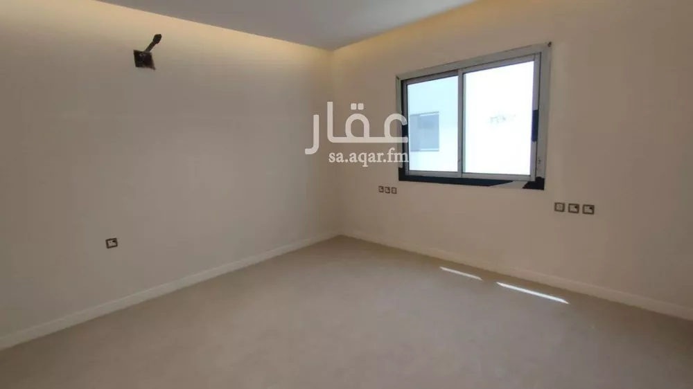 فيلا 4 غرف في العارض 2