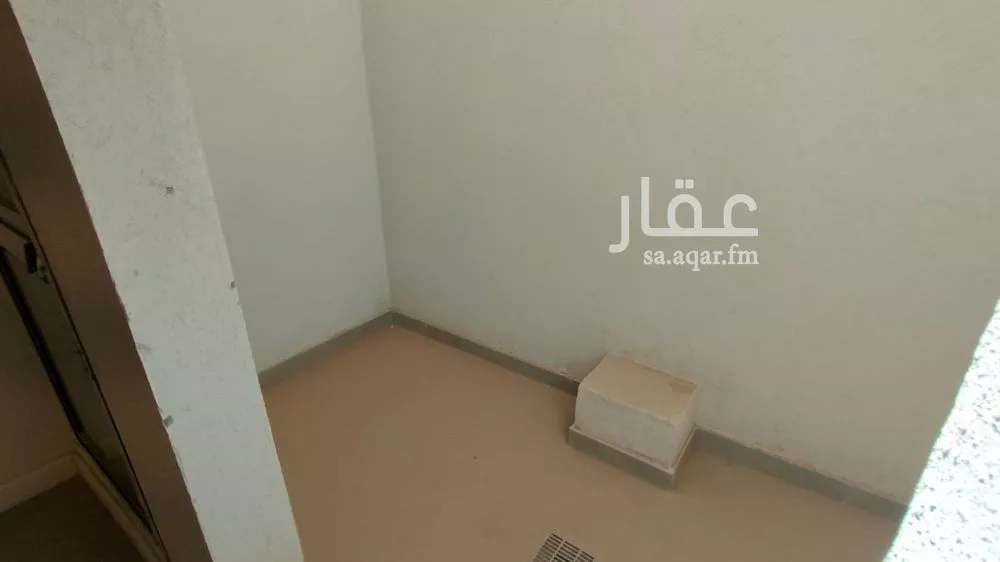 فيلا 4 غرف في العارض 4