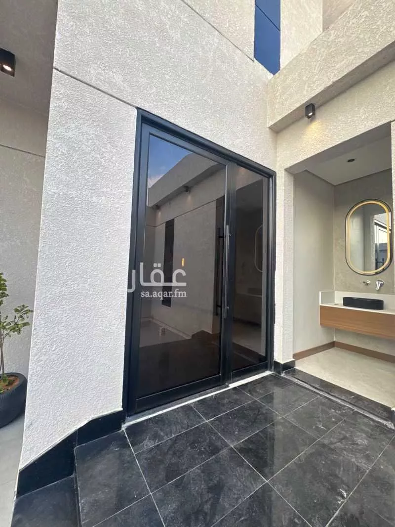 فيلا 12 غرف في العقيق 5