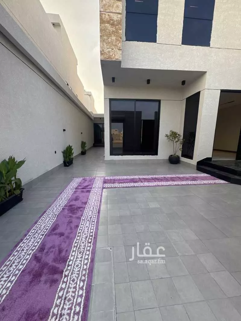 فيلا 12 غرف في العقيق 2