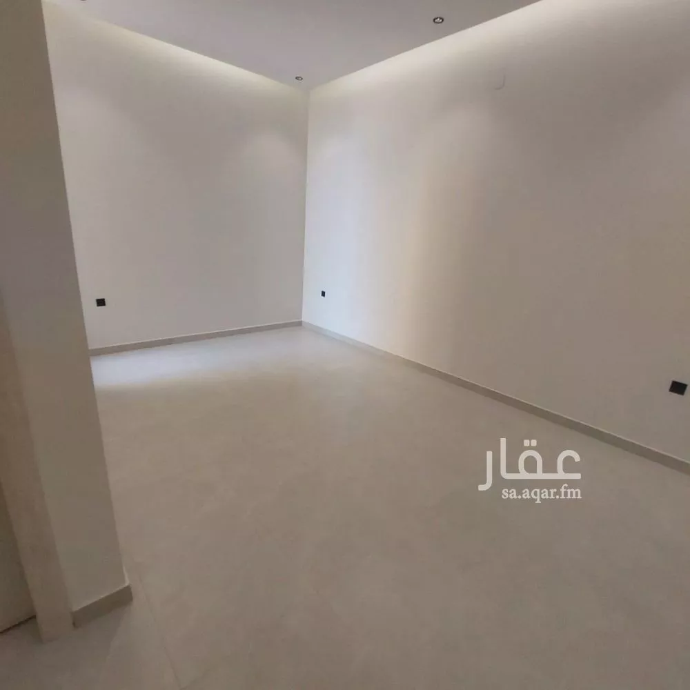 فيلا 5 غرف في النرجس 4