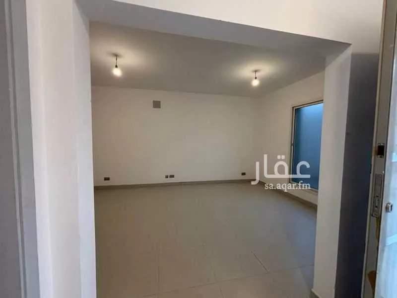 فيلا 4 غرف في الرمال 5