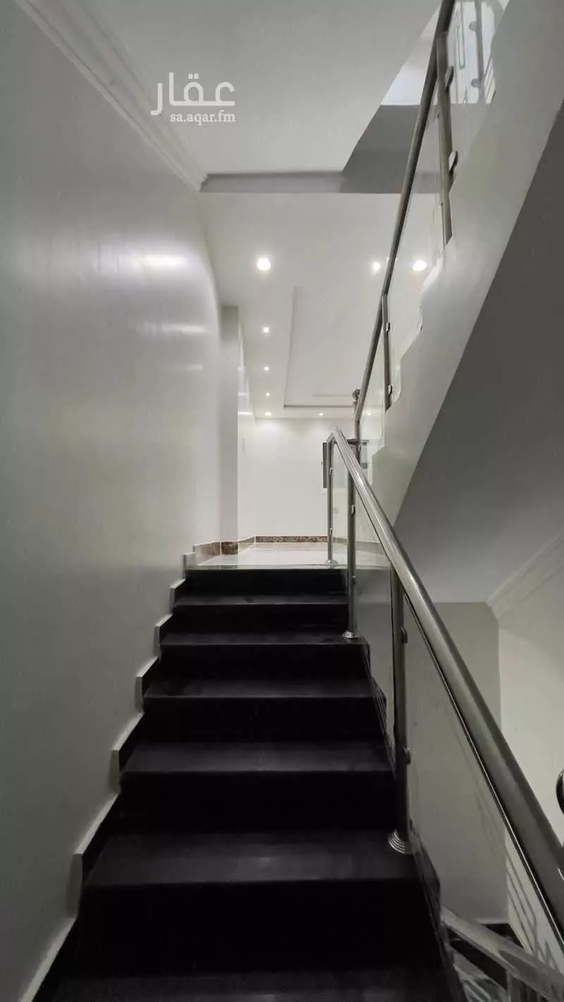 فيلا 8 غرف في الرمال 2