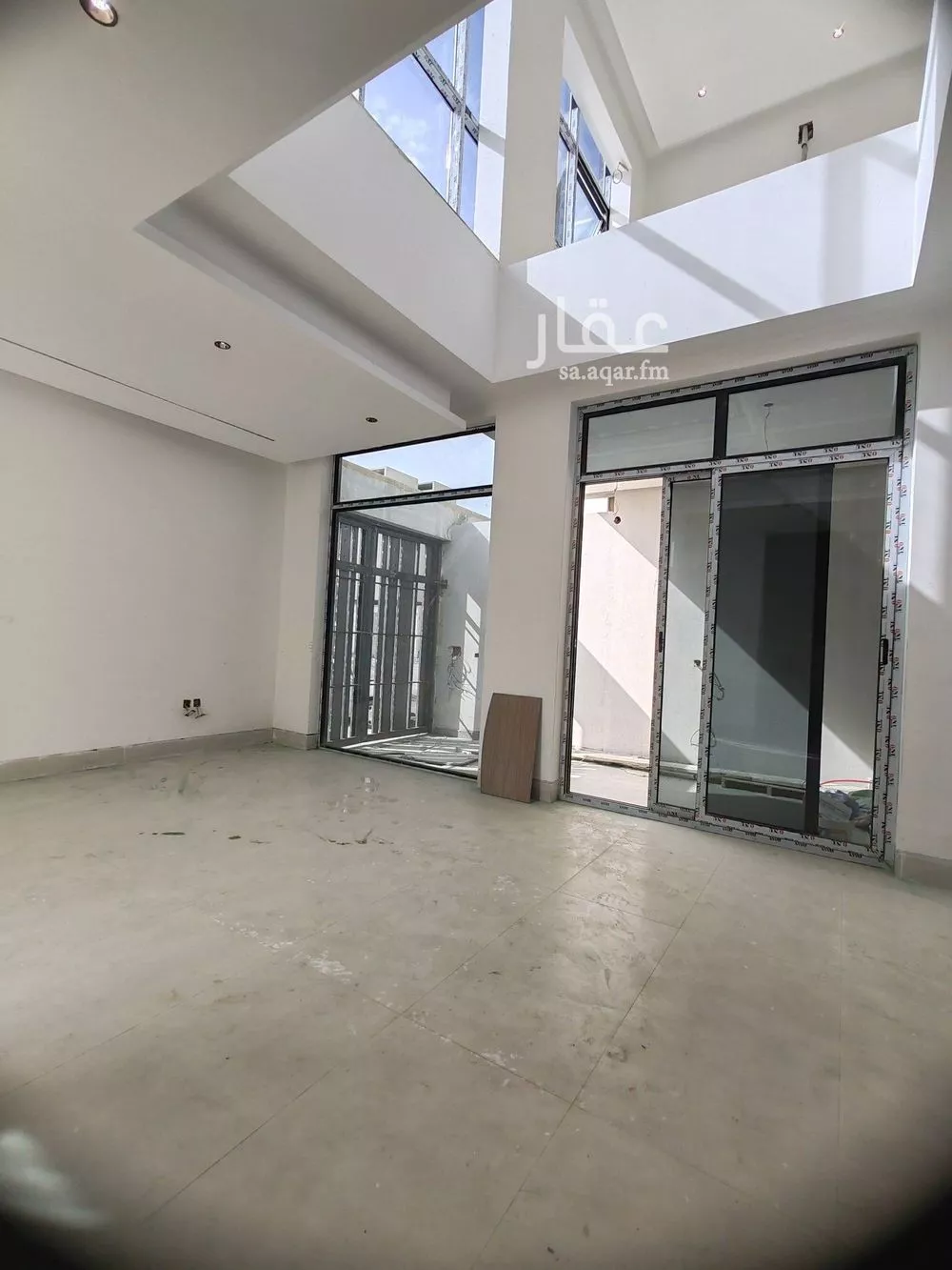 فيلا 4 غرف في العارض 1