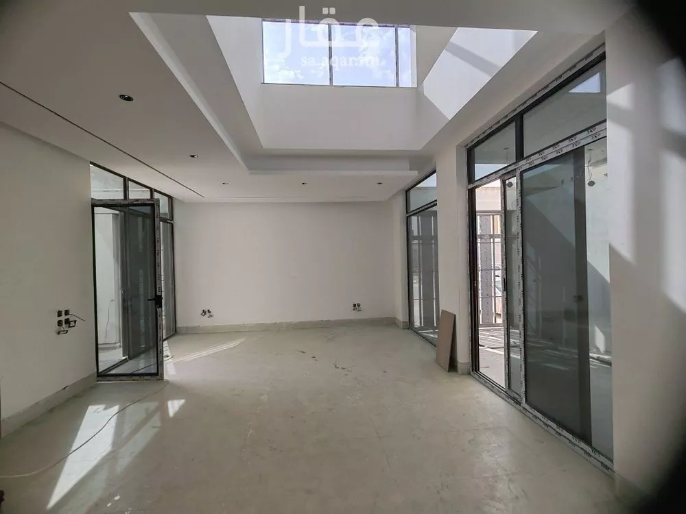 فيلا 5 غرف في العارض 4