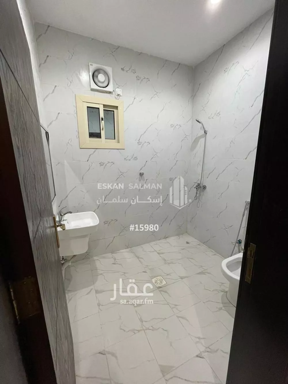 فيلا 7 غرف في القرينة 5