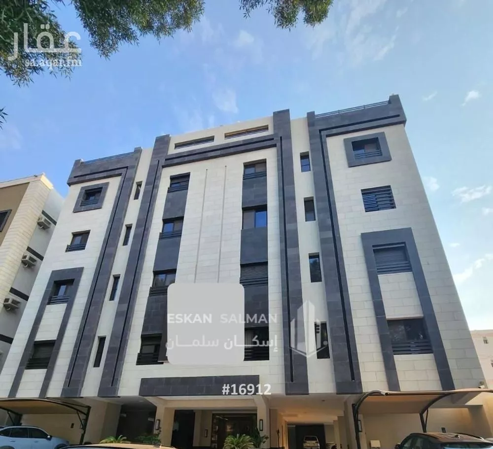 4 bedroom apartment in Al Aziziyah 1