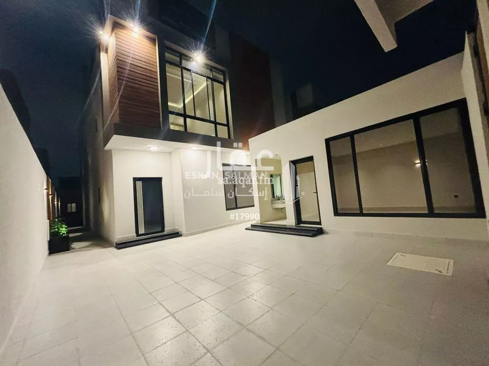 فيلا 6 غرف في السيف 2