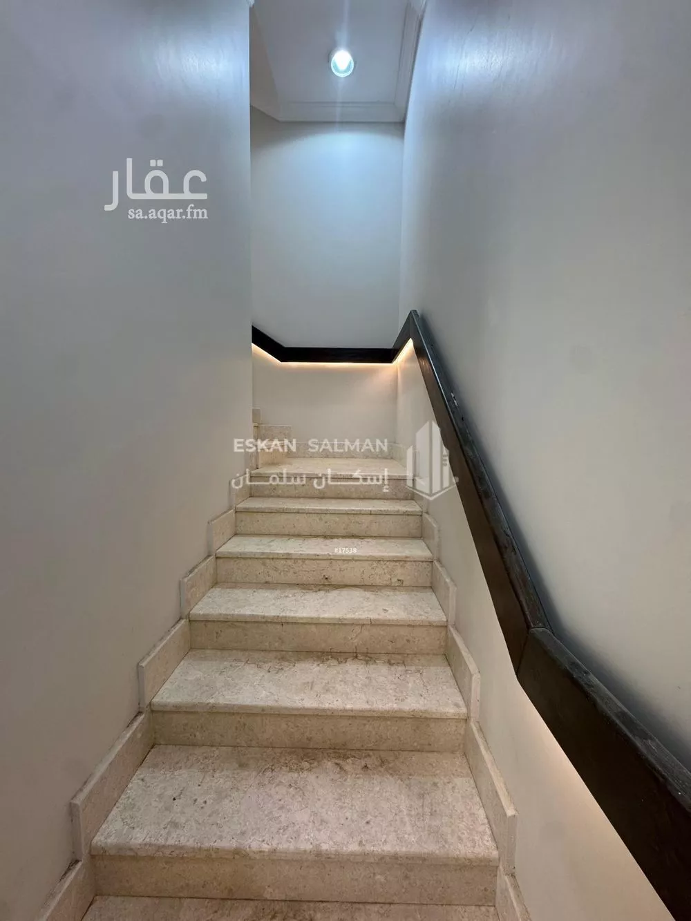 فيلا 7 غرف في الملك فهد 4