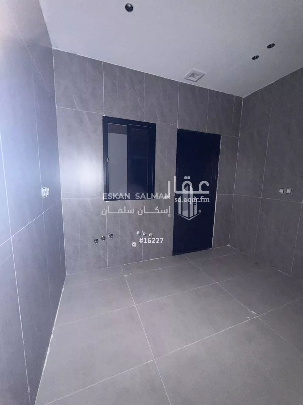 فيلا 12 غرف في الامواج 3