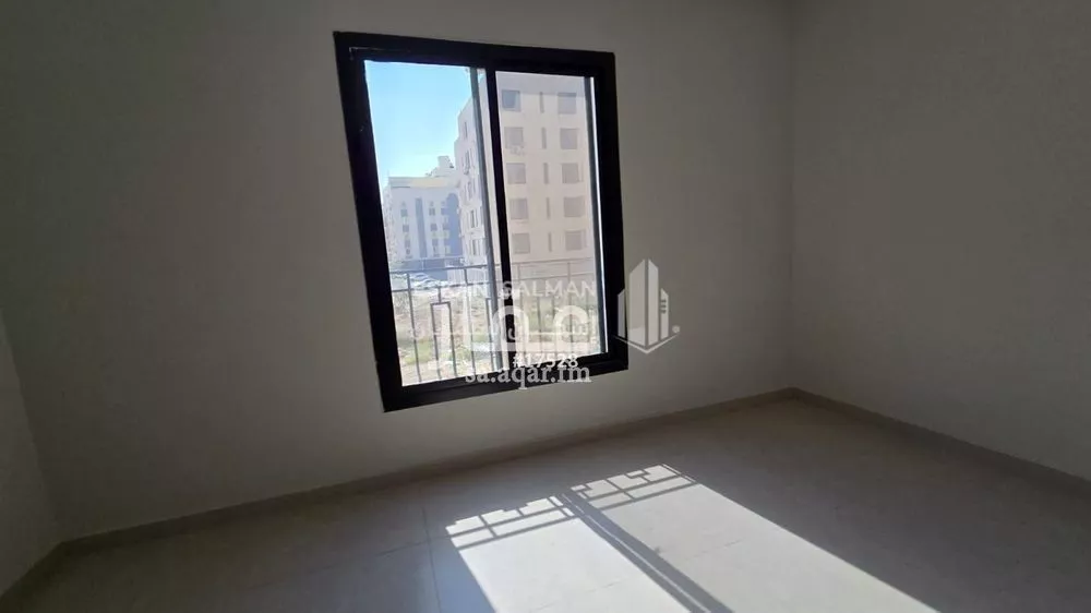 شقة 6 غرف في الريان 3