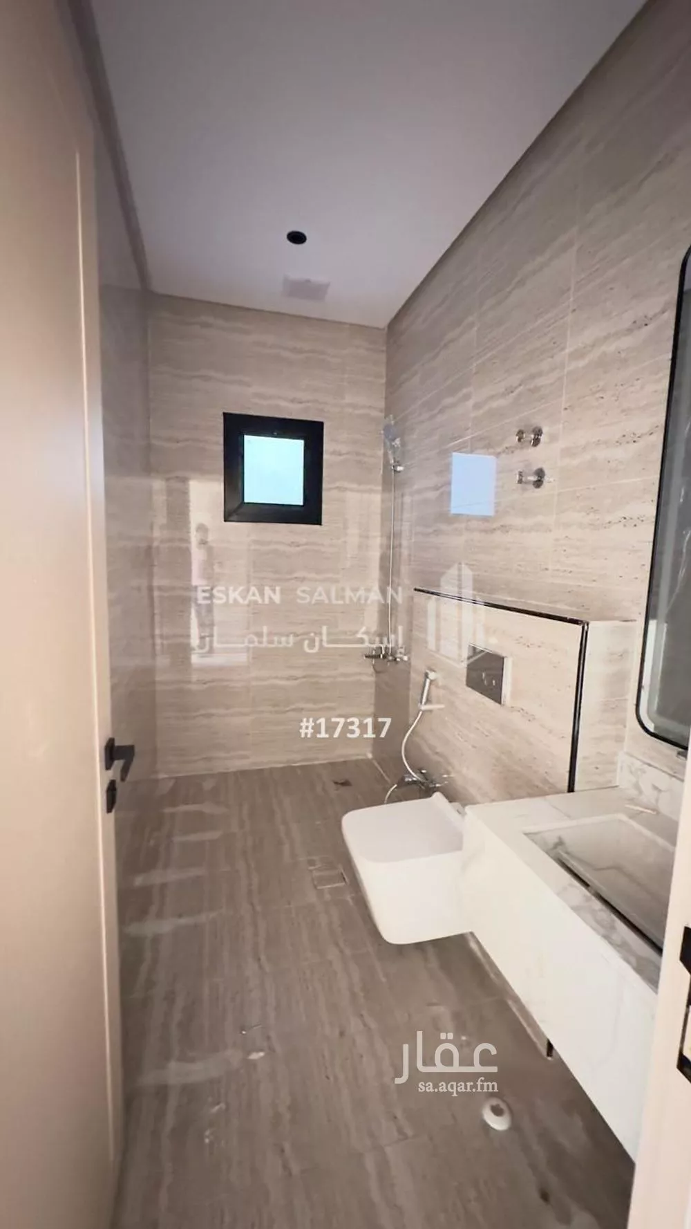 فيلا 6 غرف في العقيق 5