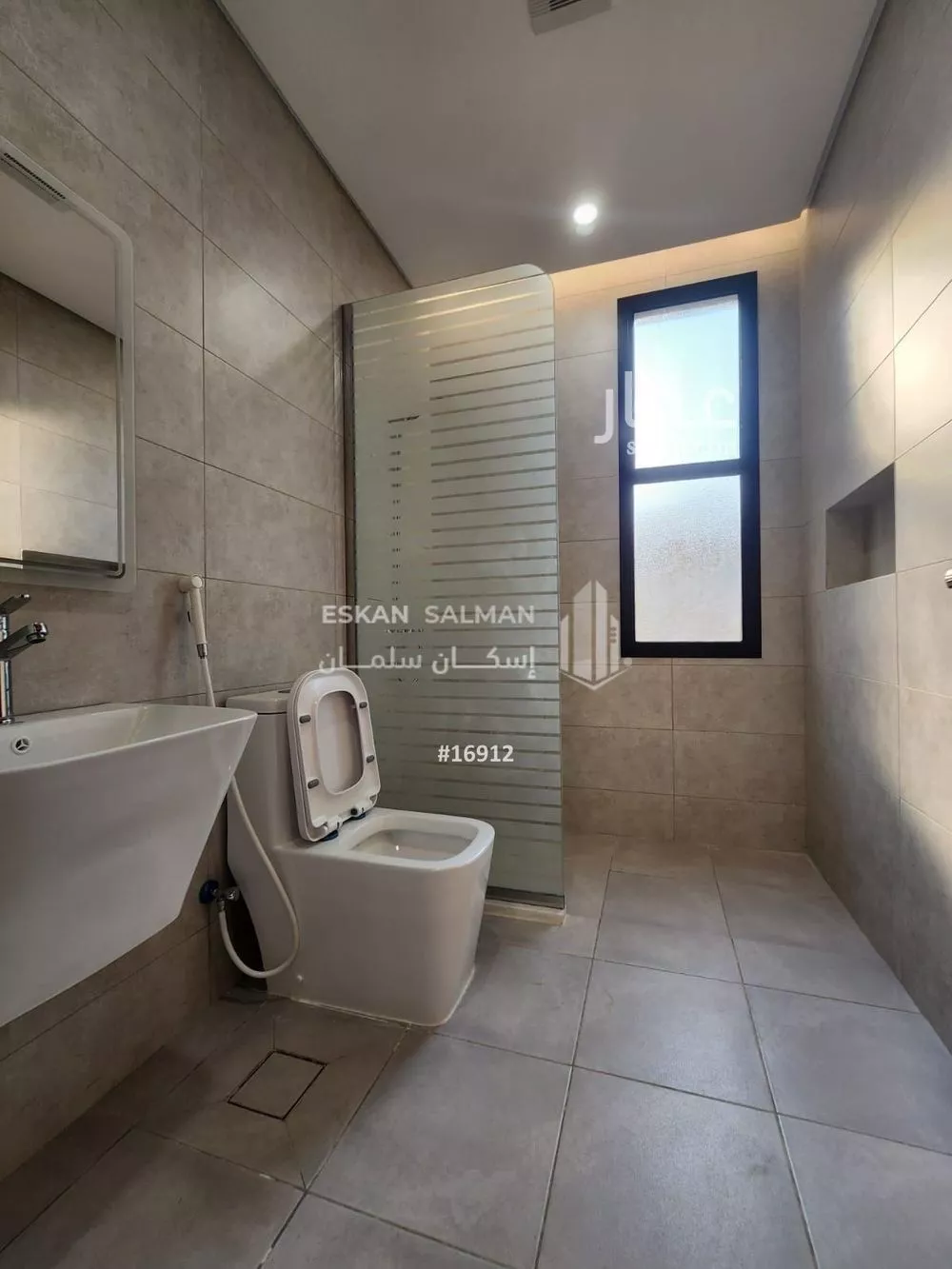 4 bedroom apartment in Al Aziziyah 5