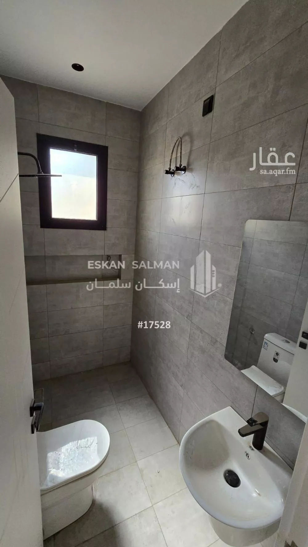 شقة 6 غرف في الريان 4