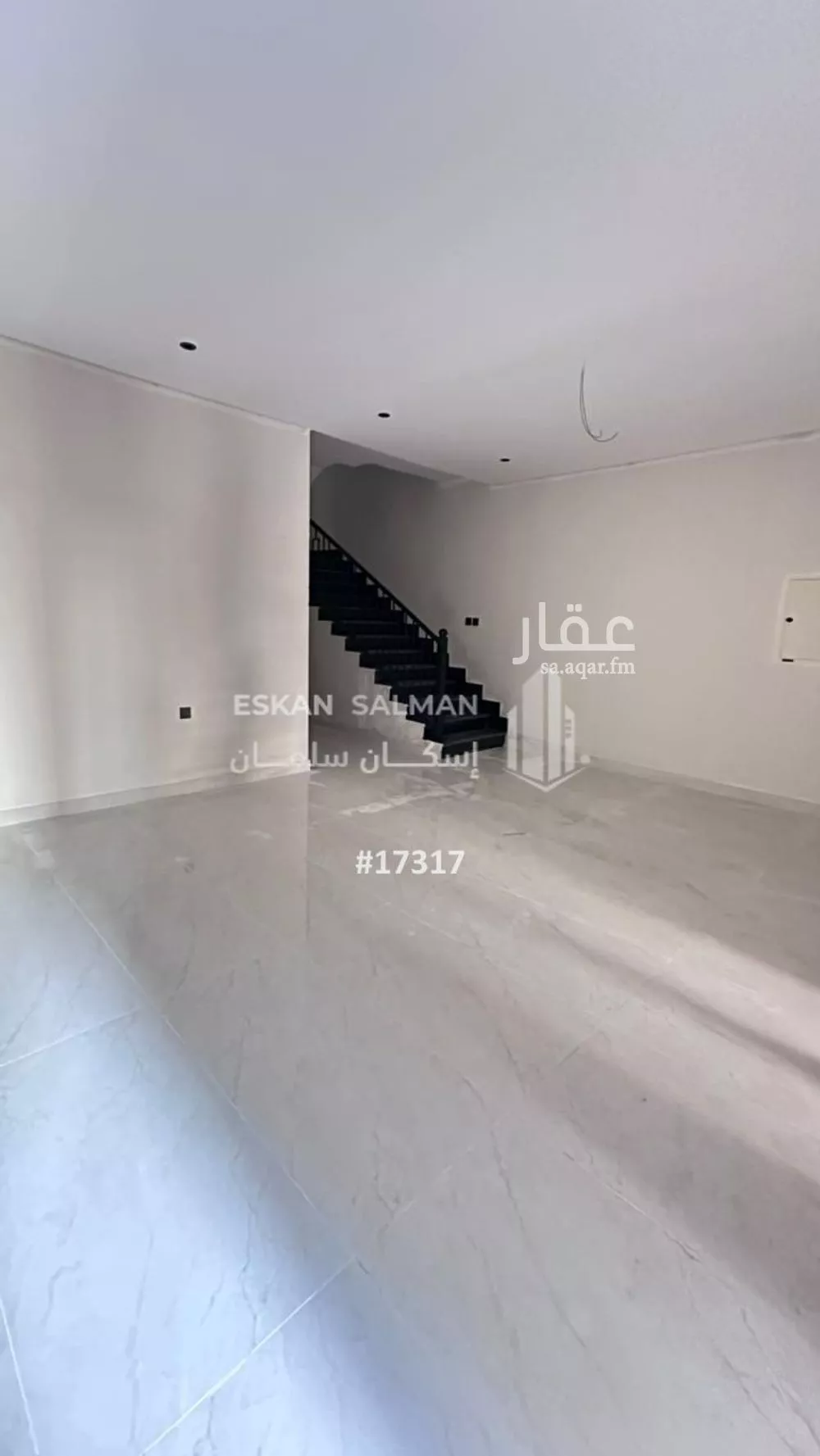 فيلا 6 غرف في العقيق 2