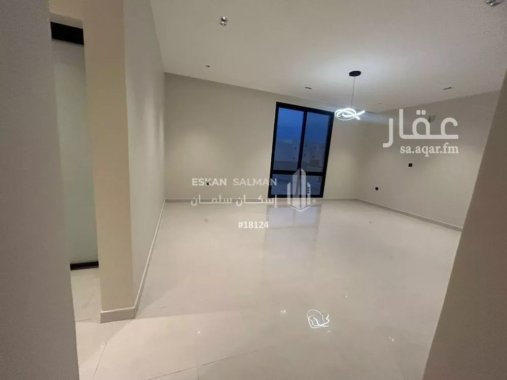 فيلا 8 غرف في العقيق 4