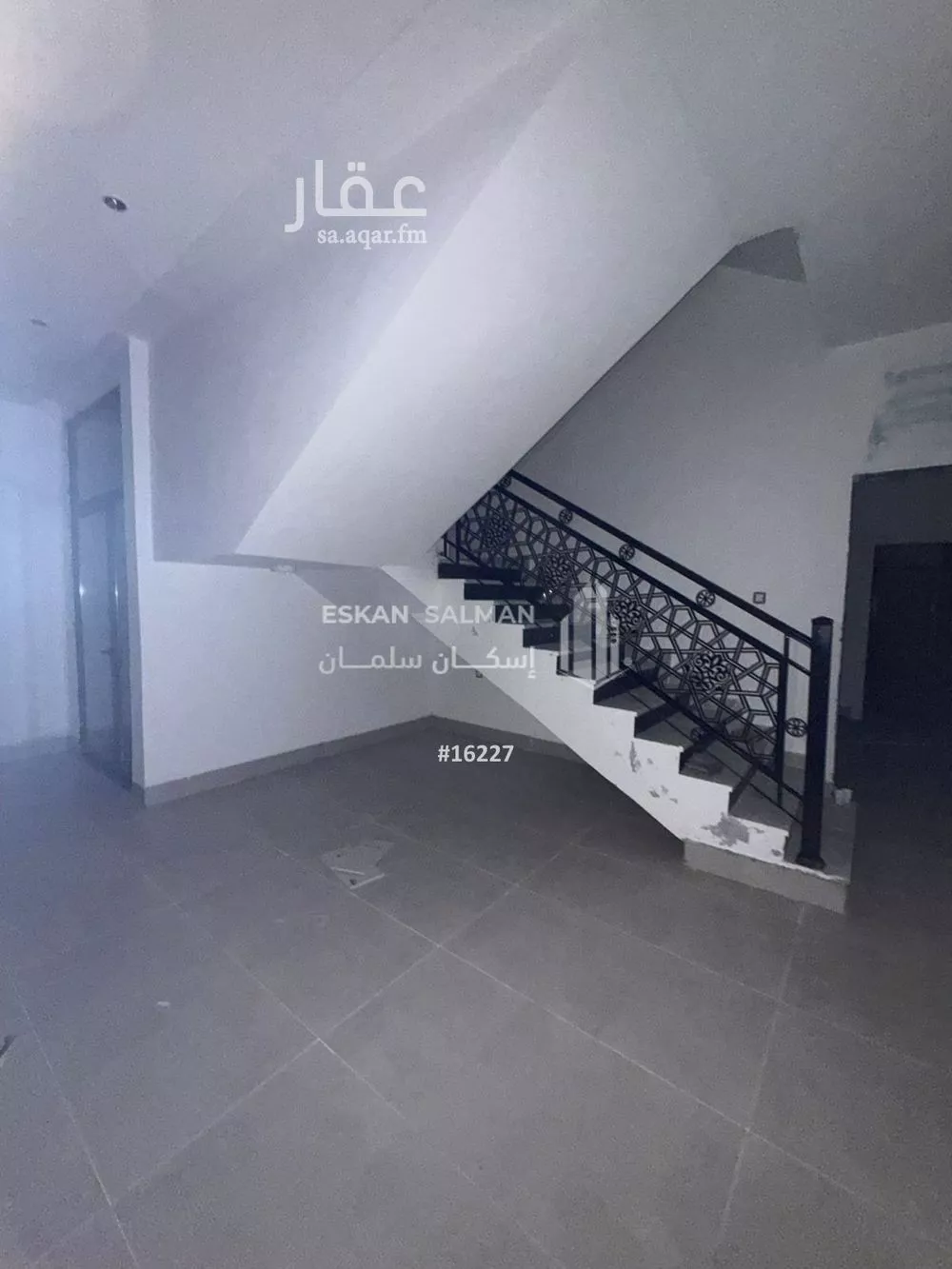 فيلا 12 غرف في الامواج 2