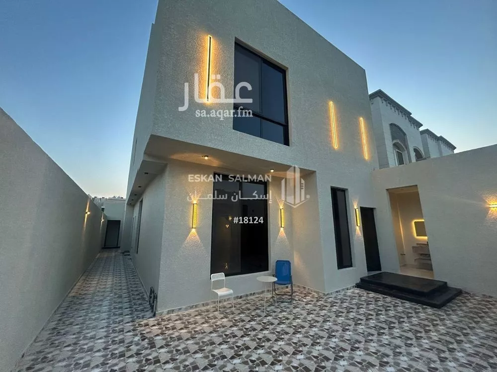 فيلا 8 غرف في العقيق 2