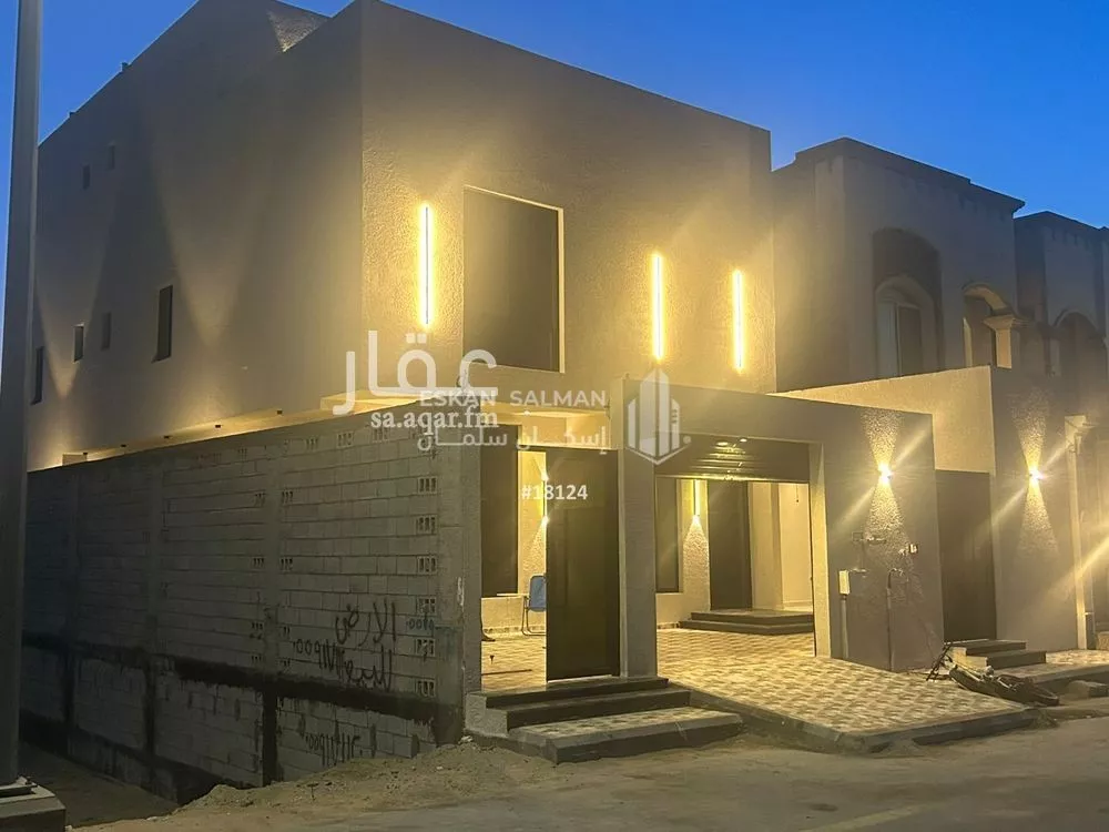 فيلا 8 غرف في العقيق 1